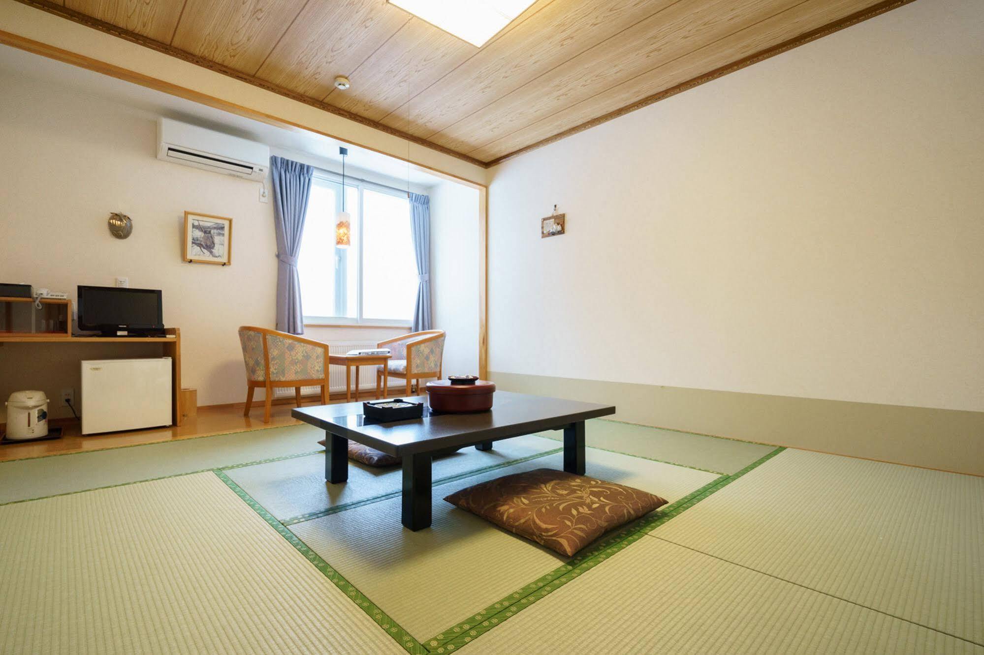 Touakarino Yado Rausu Daiichi Hotel Exteriör bild